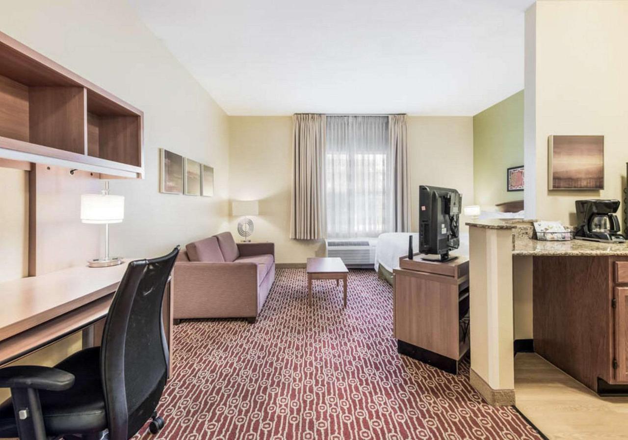 Birch Hills Suites - Blue Ash Eksteriør billede